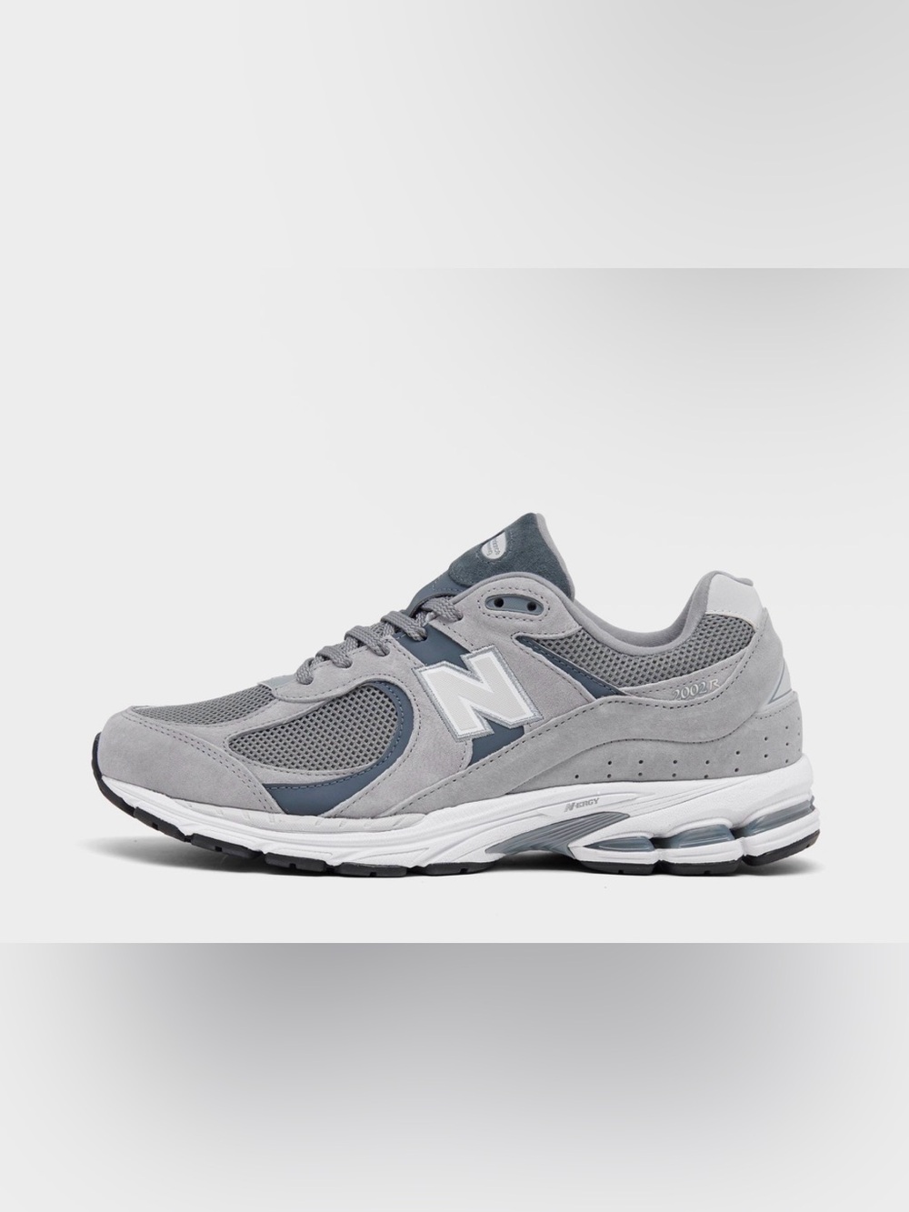 NWB New Balance 2002R Sneaker